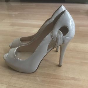 Guess Cream Pumps